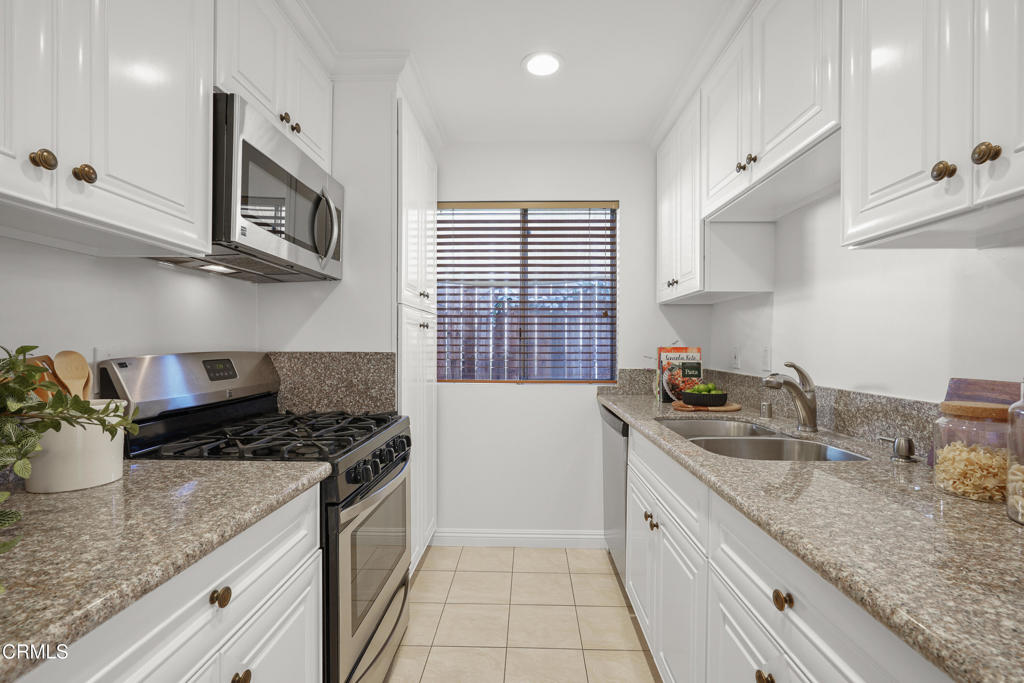 311 E Chestnut Street 5