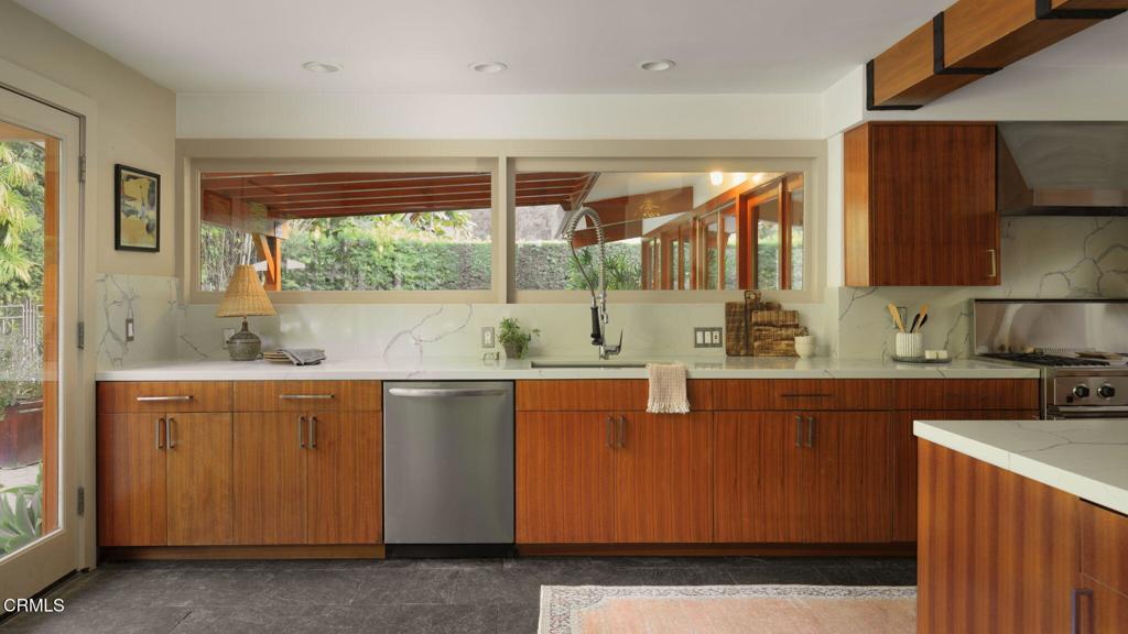 1395 El Mirador Drive