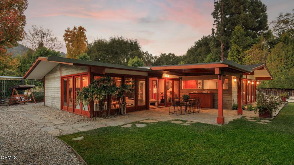 1395 El Mirador Drive