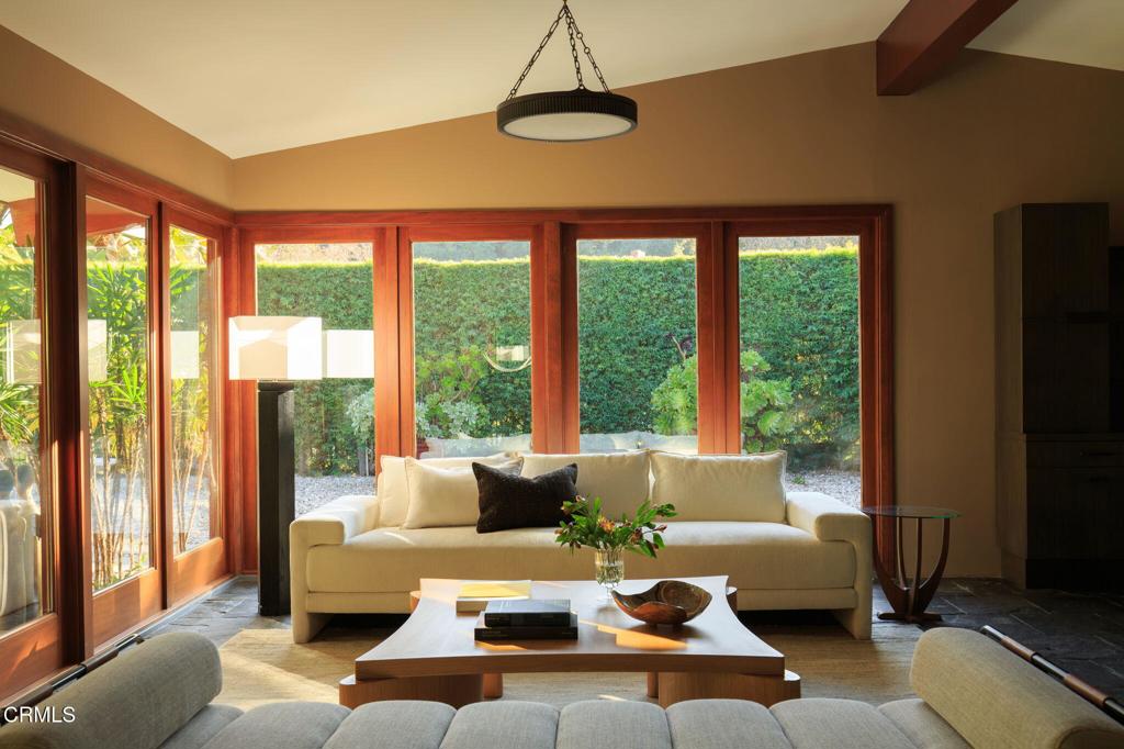 1395 El Mirador Drive