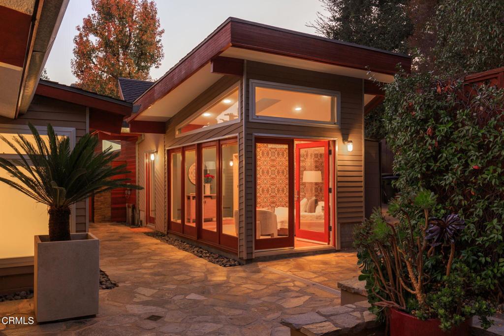 1395 El Mirador Drive