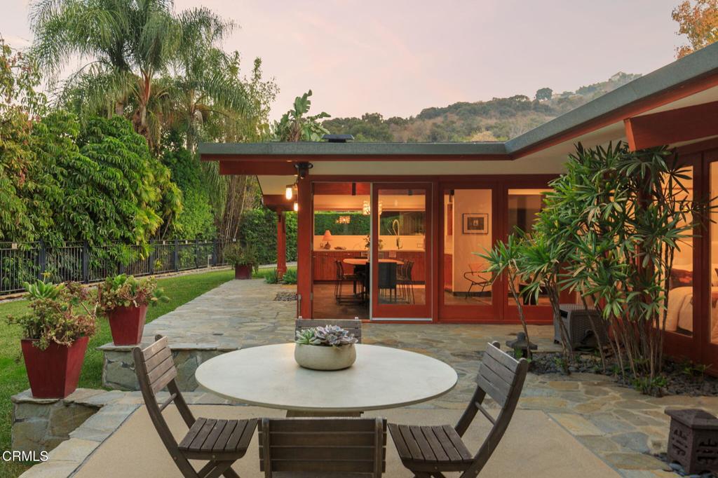 1395 El Mirador Drive