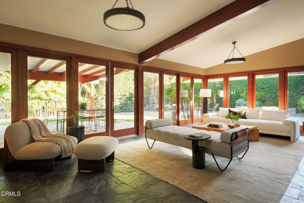 1395 El Mirador Drive