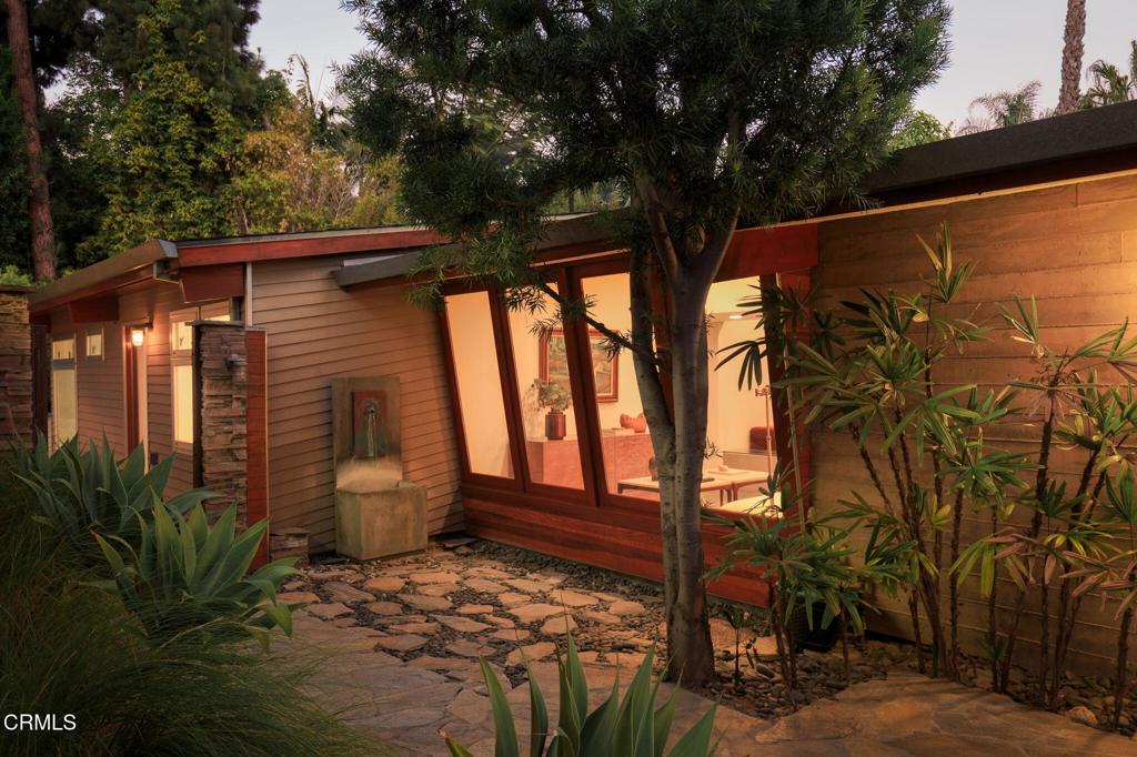 1395 El Mirador Drive