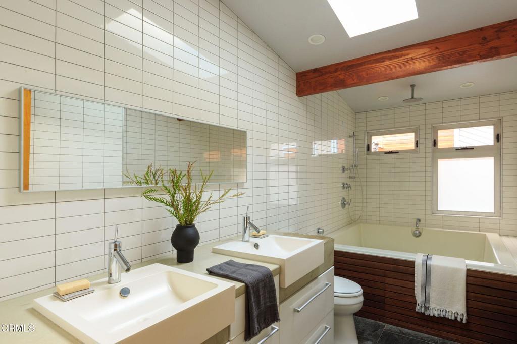 1395 El Mirador Drive