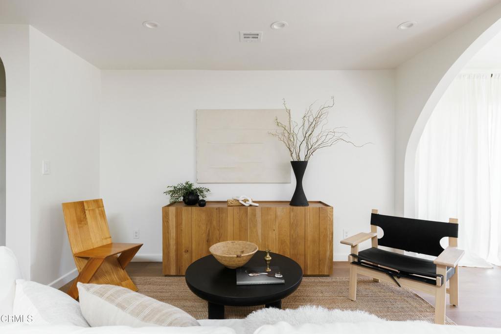 5227 Ventura Canyon Avenue