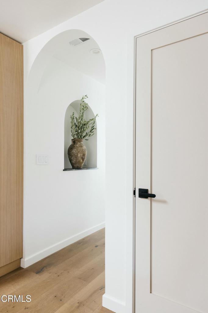 5227 Ventura Canyon Avenue