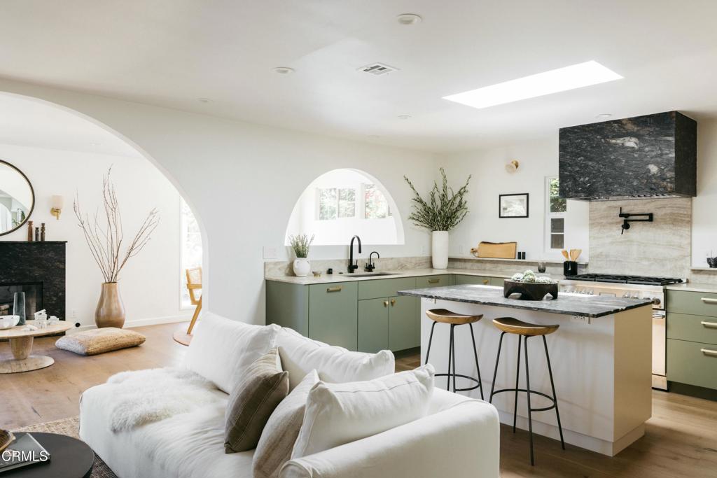 5227 Ventura Canyon Avenue