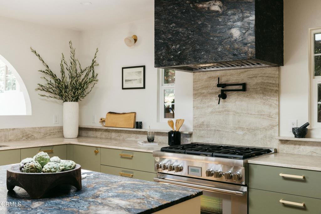 5227 Ventura Canyon Avenue