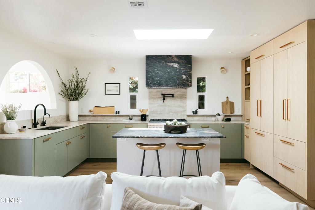 5227 Ventura Canyon Avenue