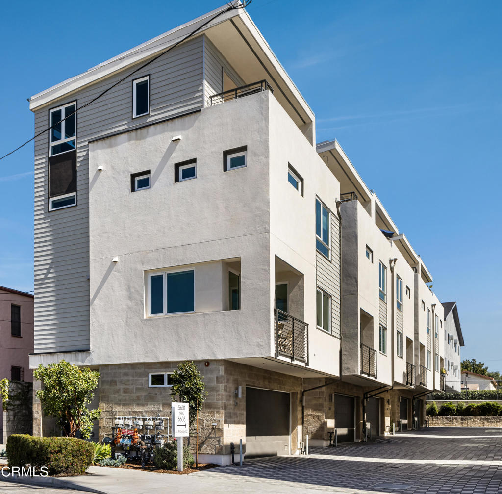 1128 N Avenue 56