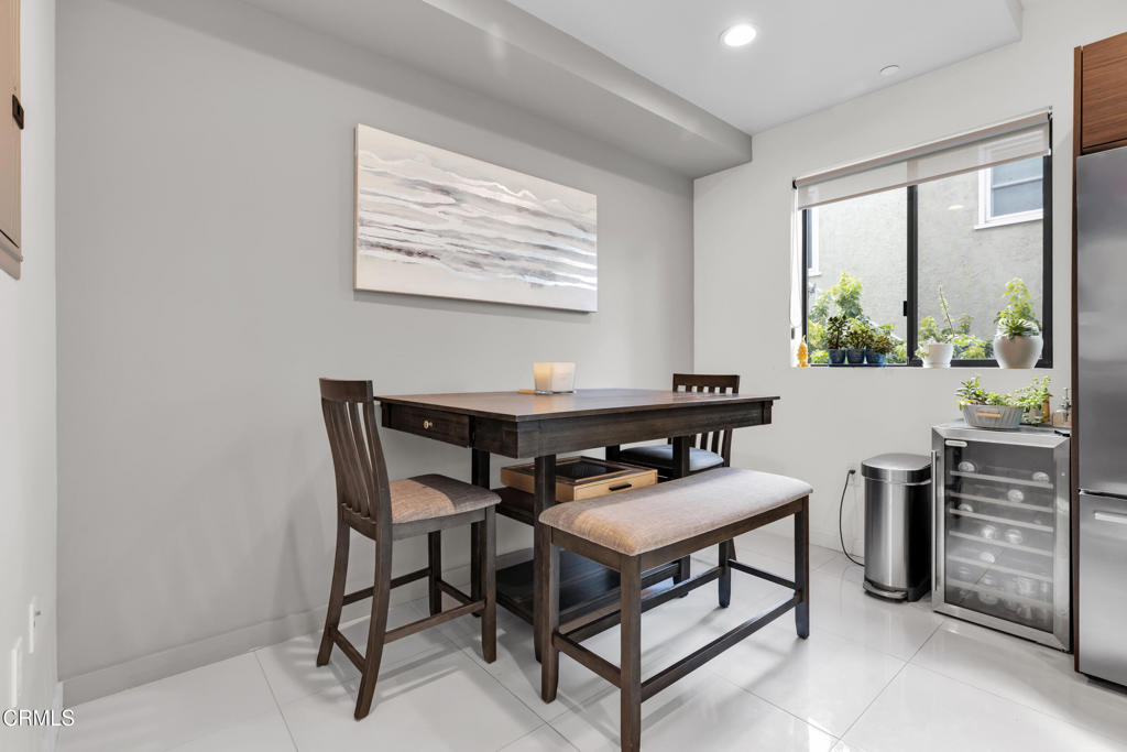 4485 Hazeltine Avenue 3