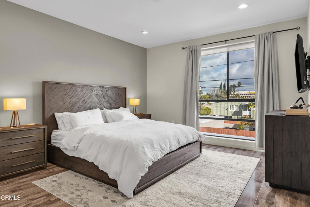 4485 Hazeltine Avenue 3