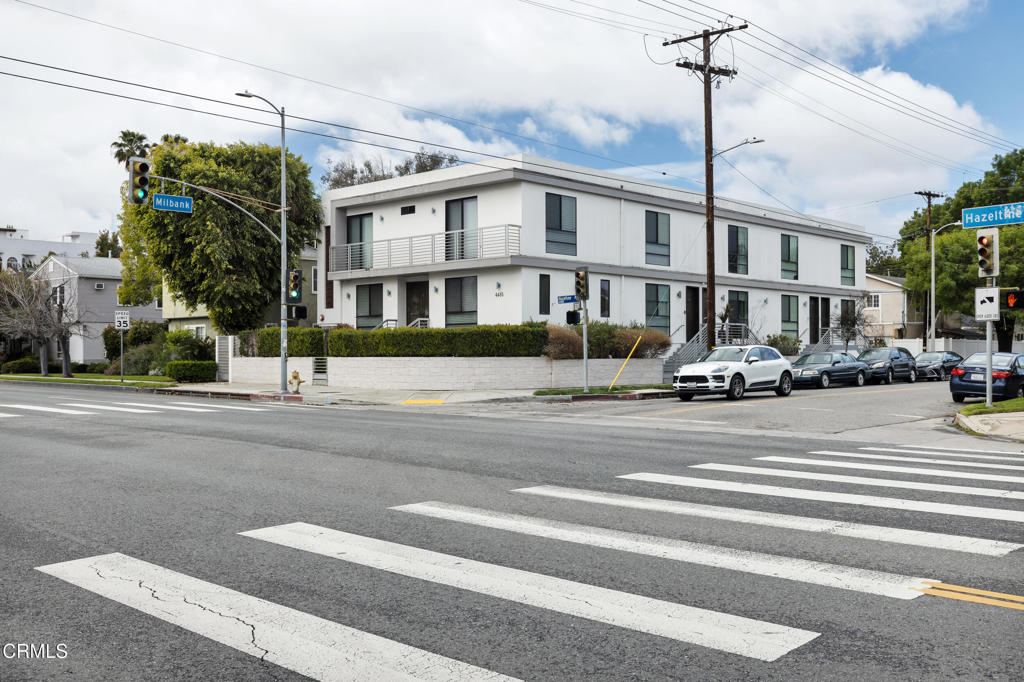 4485 Hazeltine Avenue 3