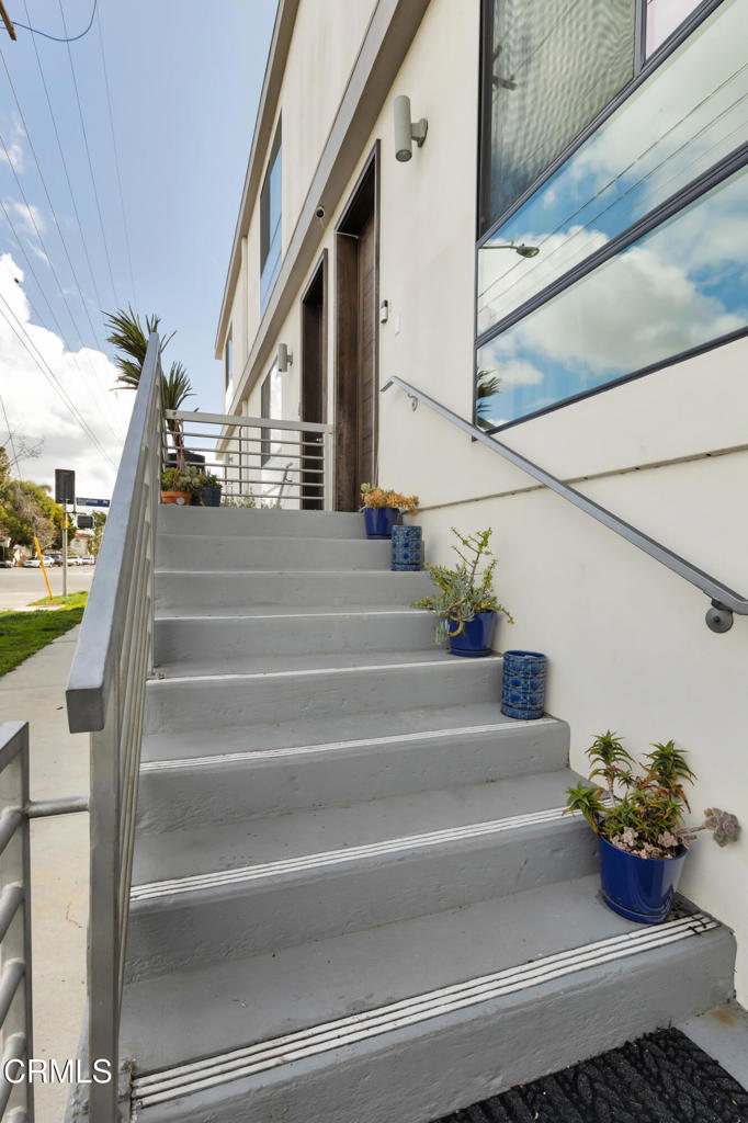 4485 Hazeltine Avenue 3