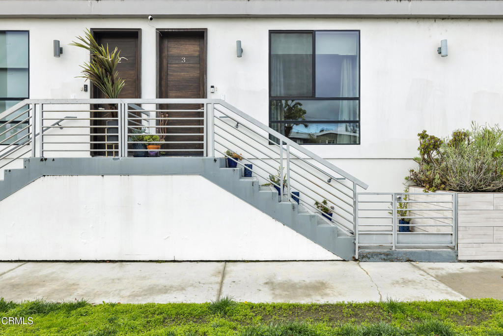 4485 Hazeltine Avenue 3