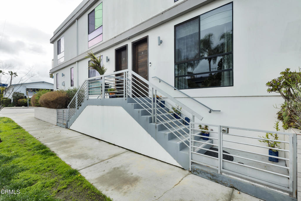 4485 Hazeltine Avenue 3