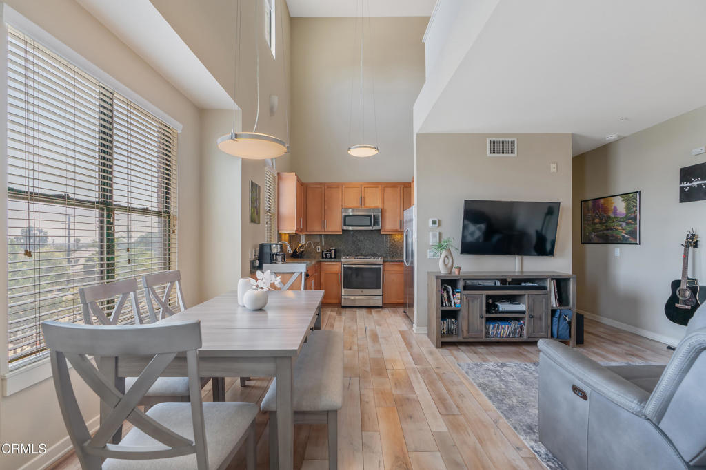 143 W Colorado Boulevard