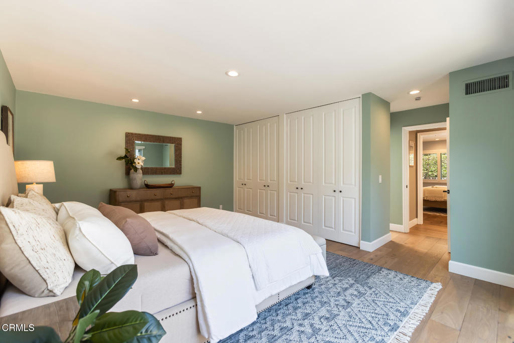 1040 S Orange Grove Boulevard 11