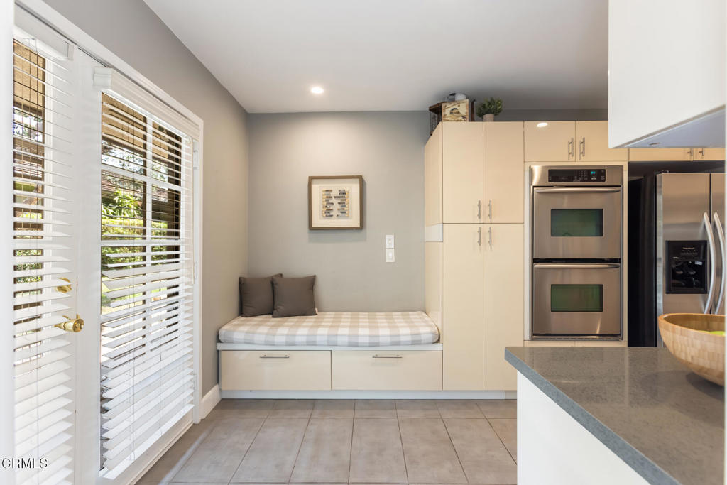 1040 S Orange Grove Boulevard 11