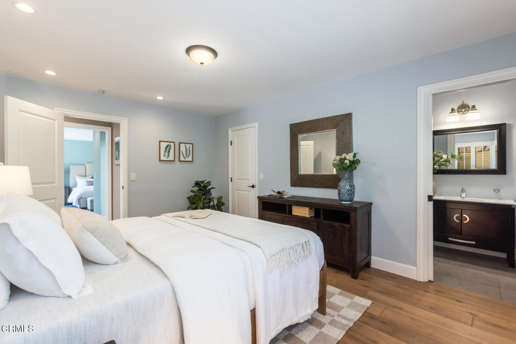 1040 S Orange Grove Boulevard 11