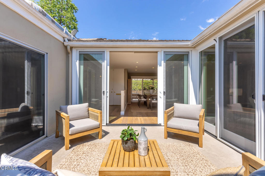 1040 S Orange Grove Boulevard 11