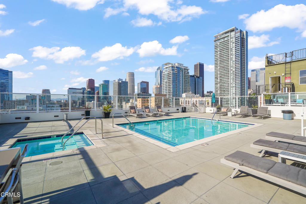 939 S Broadway 714