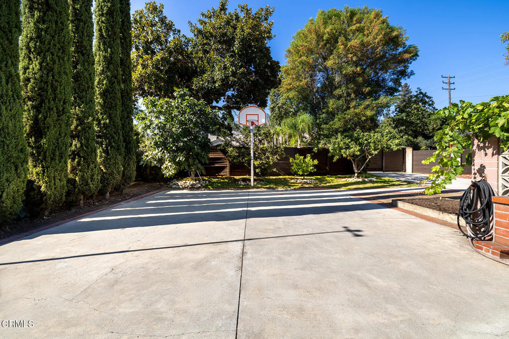 525 N Michillinda Avenue