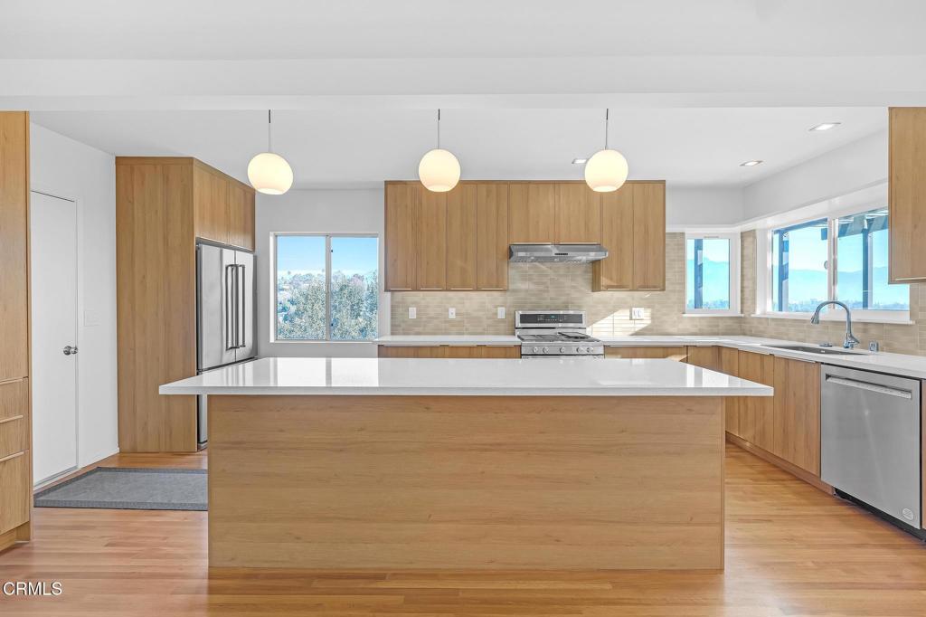 1685 Poppy Peak Drive