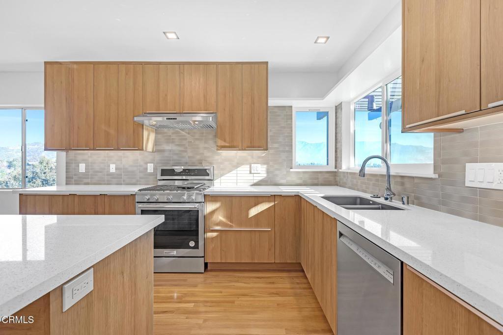 1685 Poppy Peak Drive