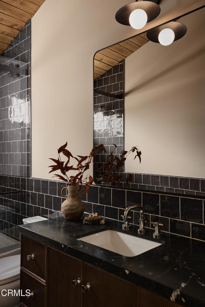 12406 La Maida St Street