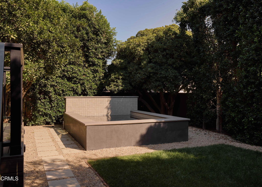 12406 La Maida St Street