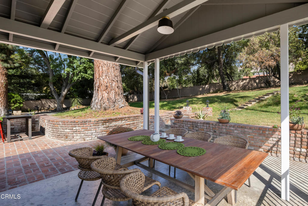 3289 Fairpoint Street