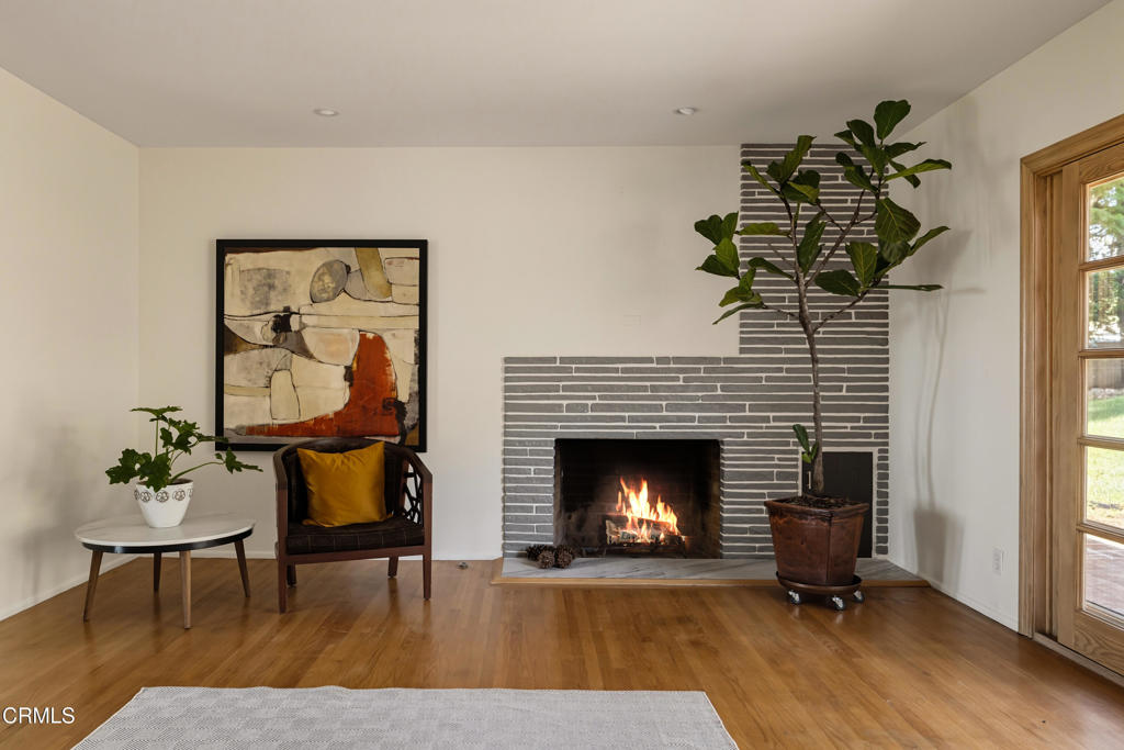 3289 Fairpoint Street