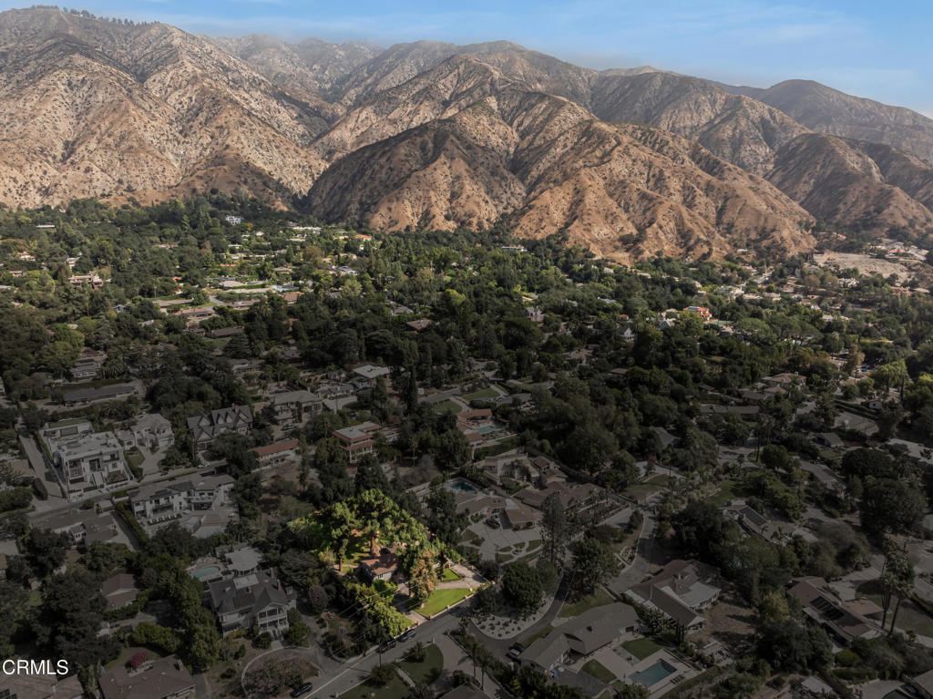 3289 Fairpoint Street