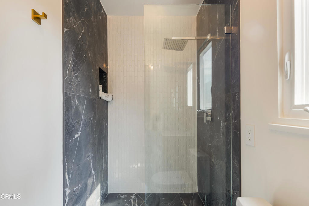 3289 Fairpoint Street