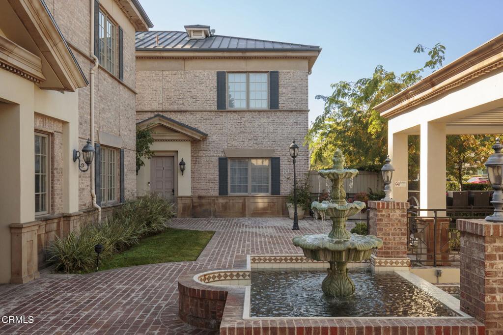 600 S Orange Grove Boulevard 2