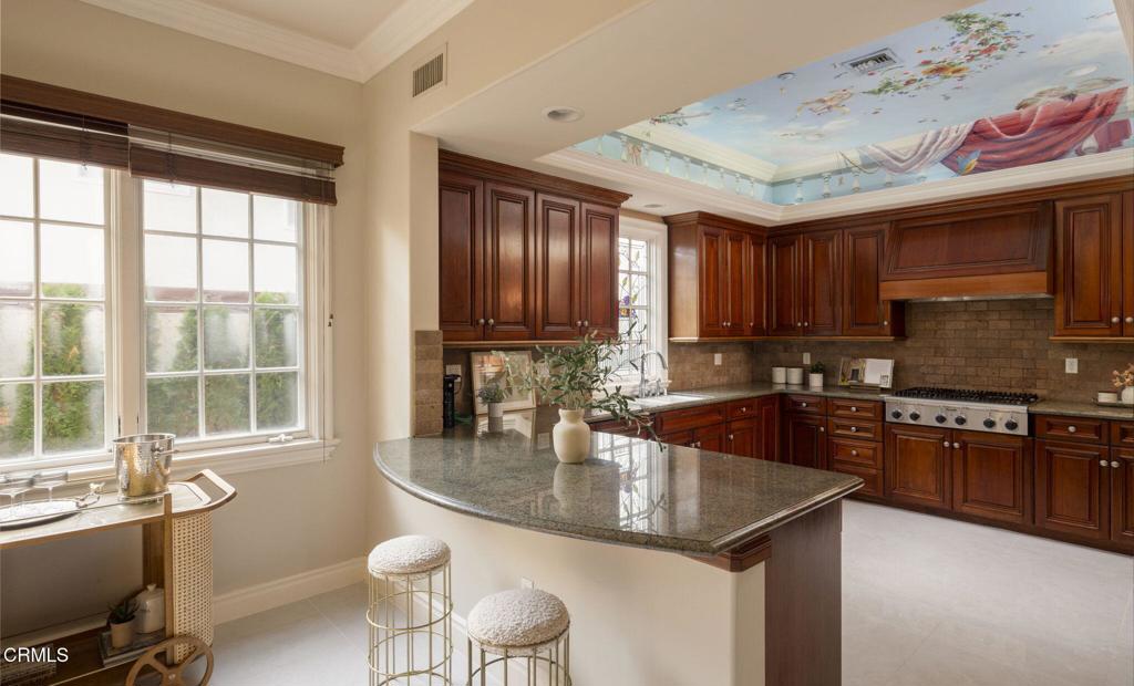 600 S Orange Grove Boulevard 2