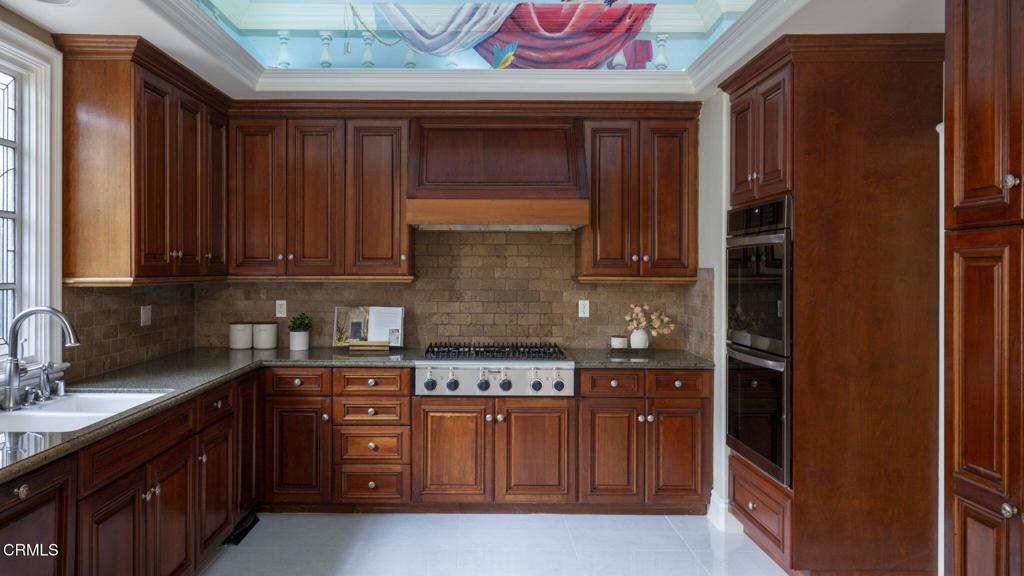 600 S Orange Grove Boulevard 2