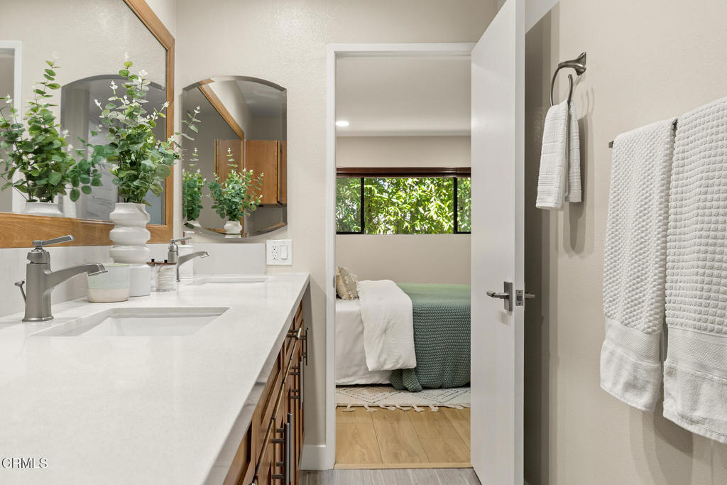 4542 Willis Avenue 206