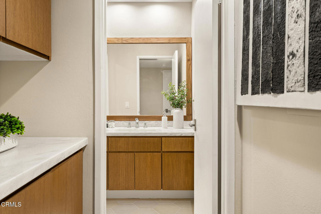 4542 Willis Avenue 206