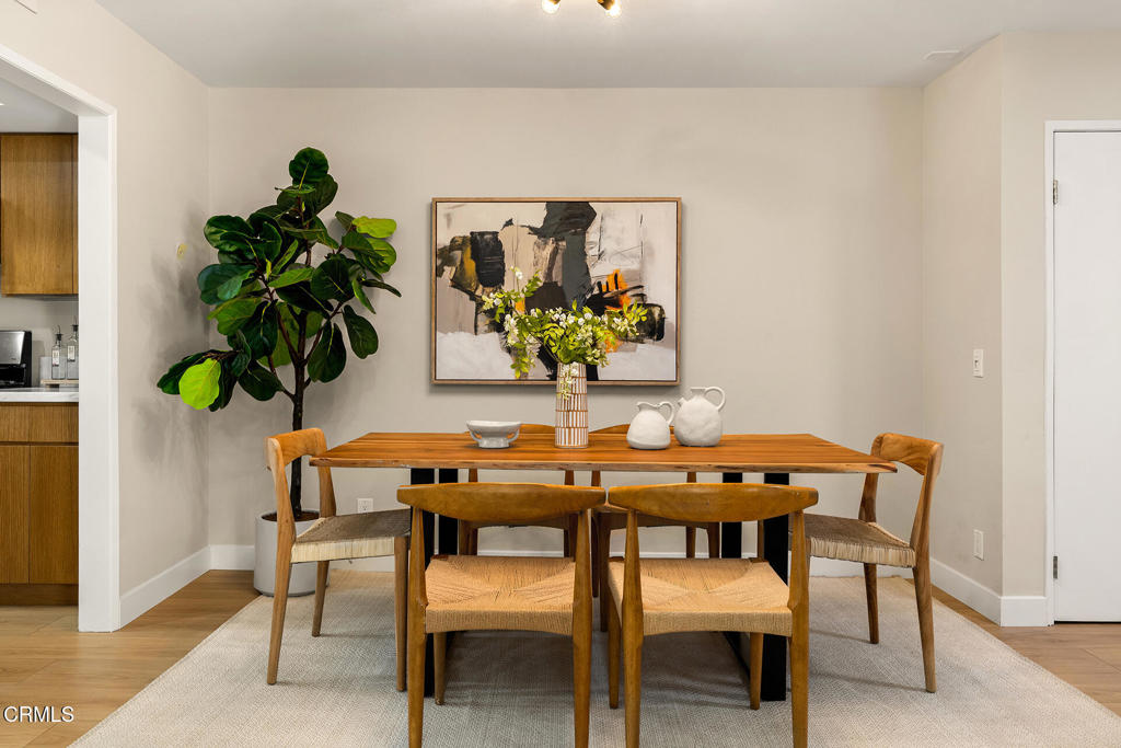 4542 Willis Avenue 206