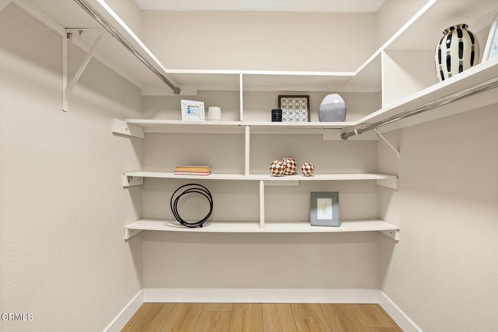 4542 Willis Avenue 206