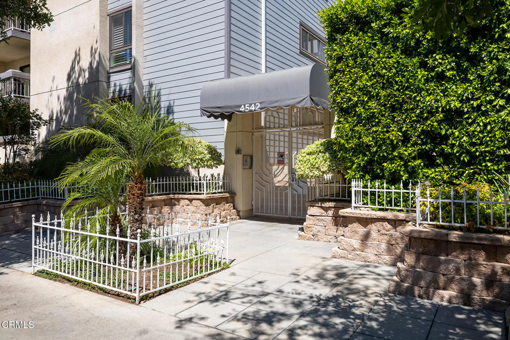 4542 Willis Avenue 206