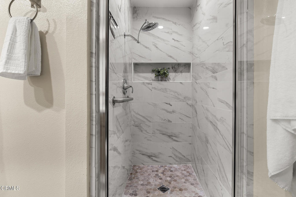 4542 Willis Avenue 206