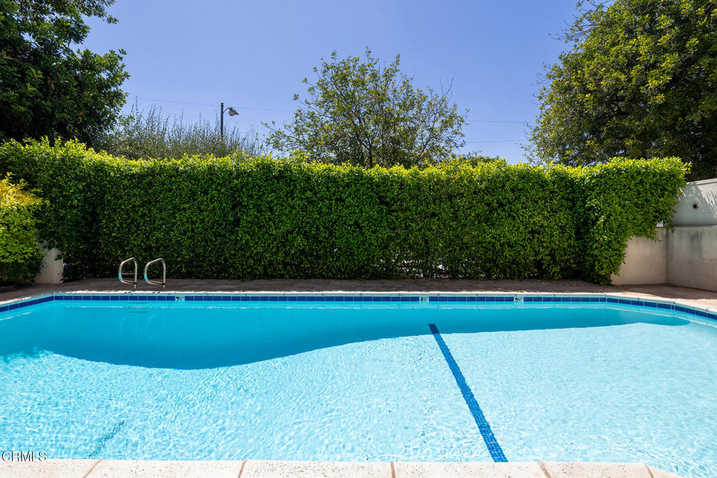 4542 Willis Avenue 206