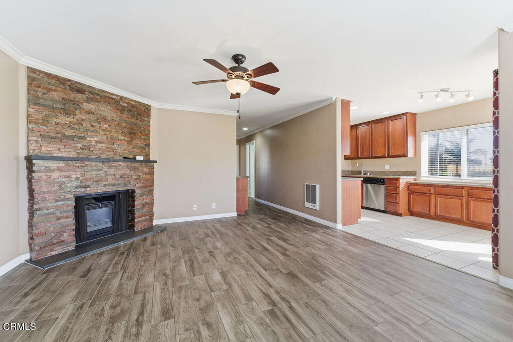 1912 Diamond Street 4