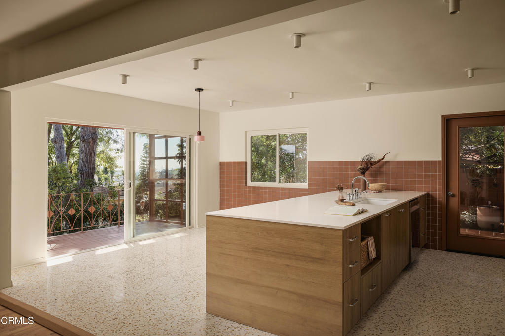 6002 Springvale Drive