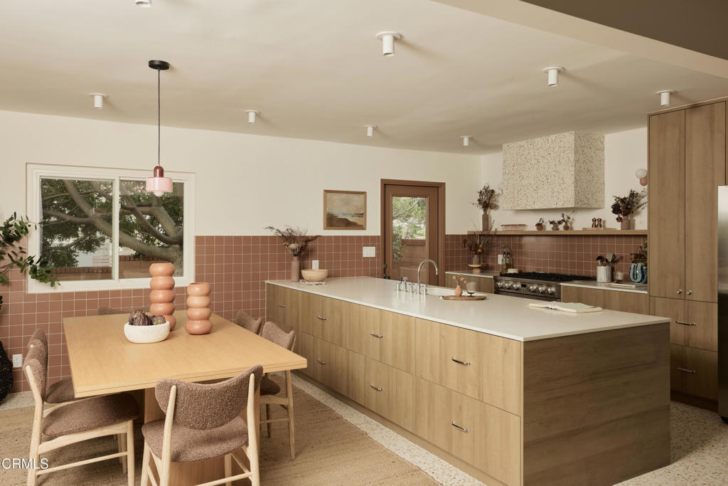 6002 Springvale Drive