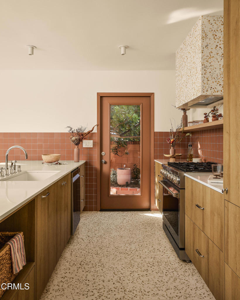 6002 Springvale Drive